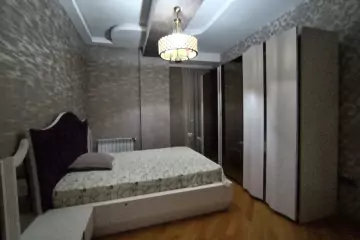 Satılır Yeni Tikili Elmler Akademiyasıda
