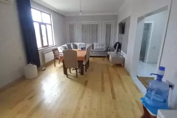 Satılır Həyət Evi Binədə