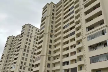 Satılır Yeni Tikili Elmler Akademiyasıda 