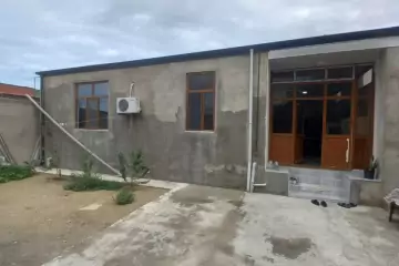 Satılır Həyət Evi Binədə