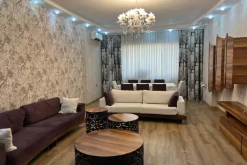 Satılır Yeni Tikili Gənclikdə 