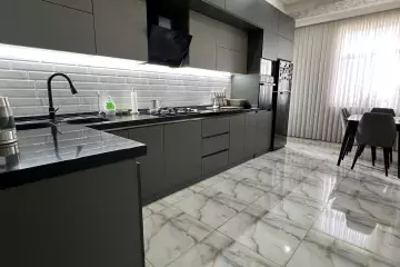 Satılır Yeni Tikili 8-ci Kilometrdə