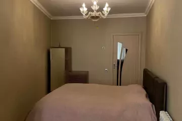 Satılır Köhnə Tikili 8-ci Kilometrdə