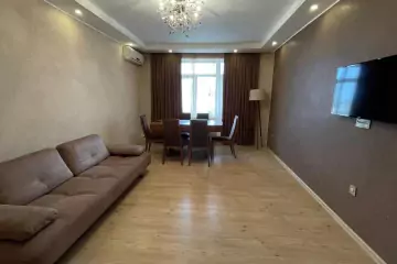 Satılır Köhnə Tikili 8-ci Kilometrdə 