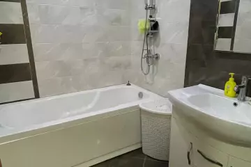 Satılır Köhnə Tikili 8-ci Kilometrdə