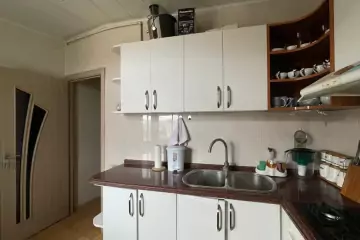 Satılır Köhnə Tikili 8-ci Kilometrdə