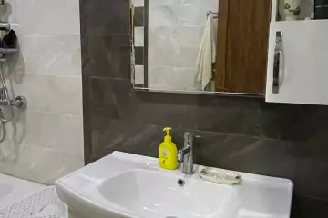 Satılır Köhnə Tikili 8-ci Kilometrdə