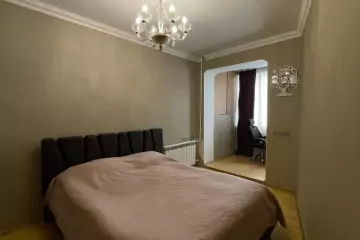 Satılır Köhnə Tikili 8-ci Kilometrdə