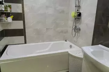 Satılır Köhnə Tikili 8-ci Kilometrdə