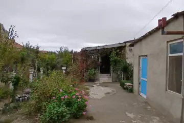 Satılır Həyət Evi Buzovnada