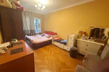 Satılır Köhnə Tikili 8-ci Mikrorayonda