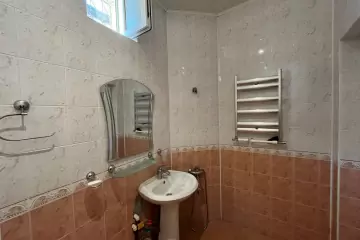 Satılır Bağ Evi Novxanıda