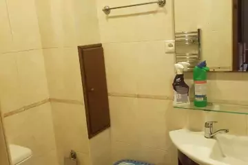 Satılır Köhnə Tikili Elmler Akademiyasıda