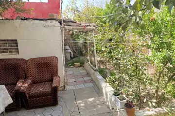Satılır Köhnə Tikili Lökbatanda