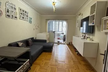 Satılır Köhnə Tikili Elmler Akademiyasıda