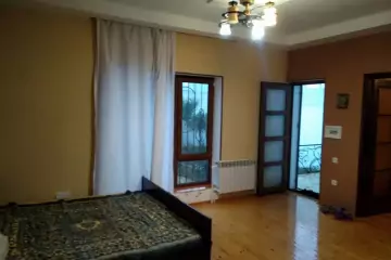 Satılır Həyət Evi Qalada
