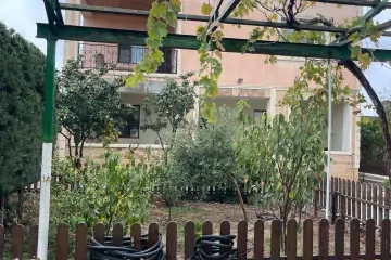Satılır Bağ Evi Buzovnada