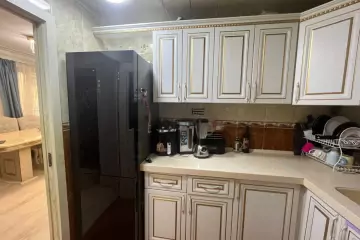 Satılır Köhnə Tikili Elmler Akademiyasıda