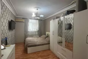 Satılır Köhnə Tikili Elmler Akademiyasıda