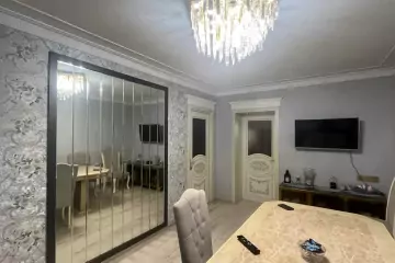 Satılır Köhnə Tikili Elmler Akademiyasıda