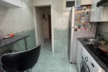 Satılır Köhnə Tikili Elmler Akademiyasıda