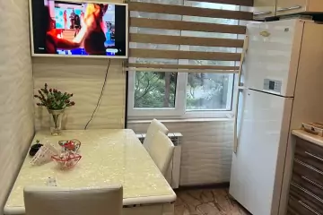 Satılır Köhnə Tikili Elmler Akademiyasıda