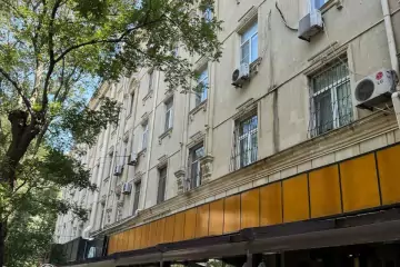 Satılır Köhnə Tikili Elmler Akademiyasıda