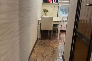 Satılır Köhnə Tikili Elmler Akademiyasıda
