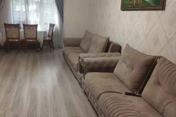 Satılır Köhnə Tikili 9-cu Mikrorayonda