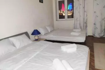 Aylıq Kirayə Köhnə Tikili Mərkəzdə