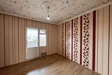 Satılır Köhnə Tikili Bakı Kinoteatrıda