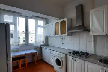 Satılır Köhnə Tikili İzmir Parkı