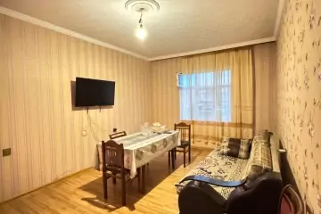 Satılır Köhnə Tikili Bakı Kinoteatrıda