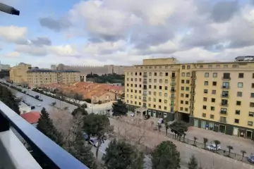 Satılır Köhnə Tikili İzmir Parkı