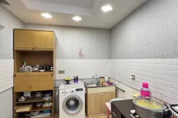 Satılır Köhnə Tikili Bakı Kinoteatrıda