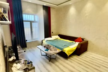 Satılır Həyət Evi Binədə