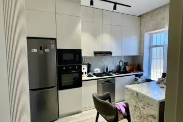 Satılır Həyət Evi Binədə 