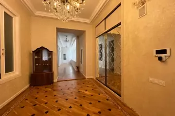 Aylıq Kirayə Köhnə Tikili Mərkəzdə