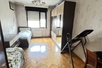 Satılır Yeni Tikili Elmler Akademiyasıda