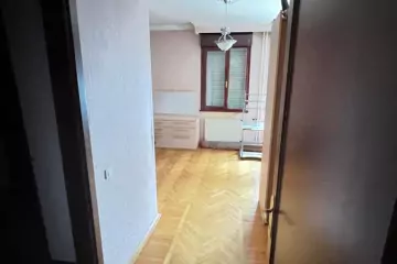 Satılır Yeni Tikili Elmler Akademiyasıda