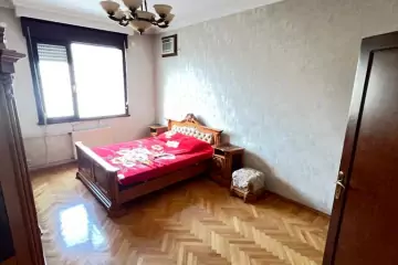 Satılır Yeni Tikili Elmler Akademiyasıda