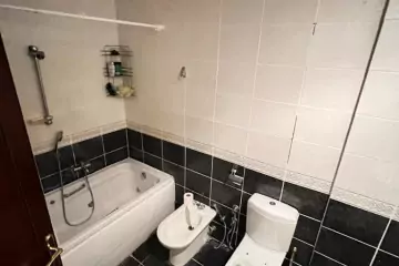 Satılır Yeni Tikili Elmler Akademiyasıda