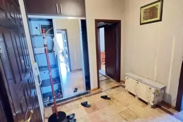 Satılır Yeni Tikili Elmler Akademiyasıda