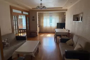 Satılır Köhnə Tikili Montində 