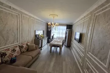 Satılır Köhnə Tikili Bakıxanovda 