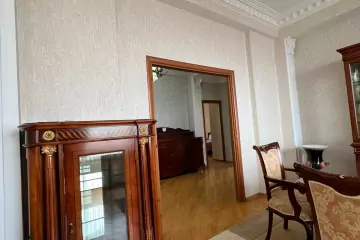 Aylıq Kirayə Yeni Tikili Mərkəzdə