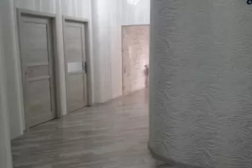 Satılır Yeni Tikili 4-cü Mikrorayonda