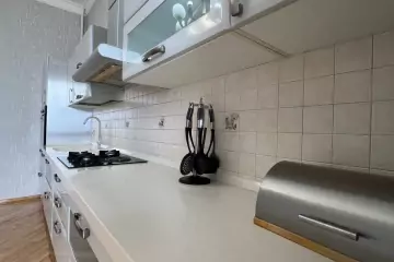 Aylıq Kirayə Yeni Tikili Mərkəzdə