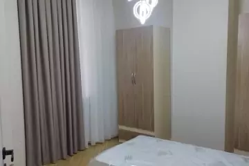 Satılır Yeni Tikili Elmler Akademiyasıda