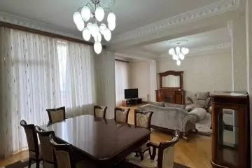 Aylıq Kirayə Yeni Tikili Mərkəzdə
